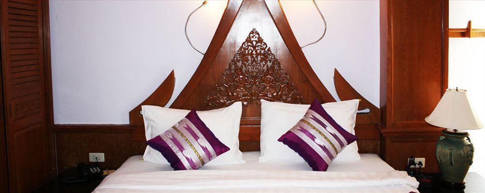 Patong Beach Bed And Breakfast Buitenkant foto