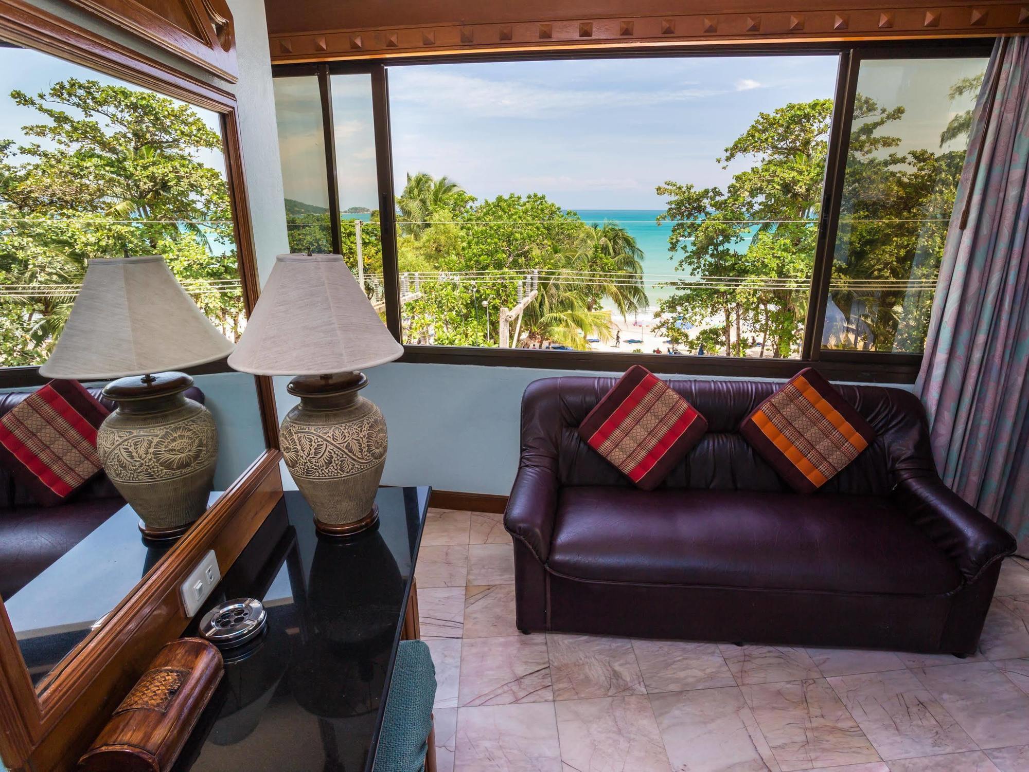 Patong Beach Bed And Breakfast Buitenkant foto