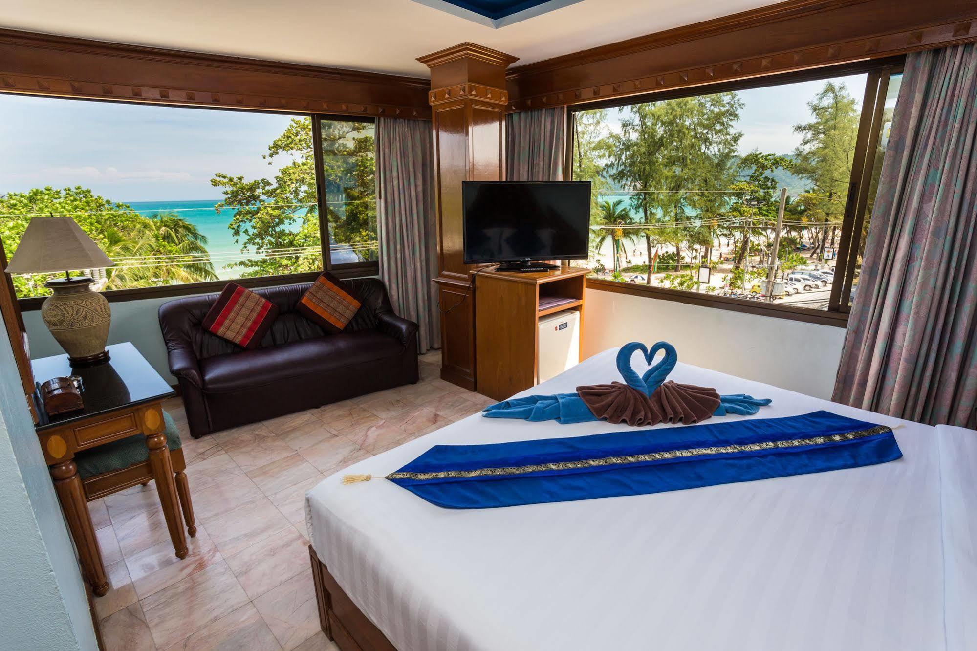 Patong Beach Bed And Breakfast Buitenkant foto